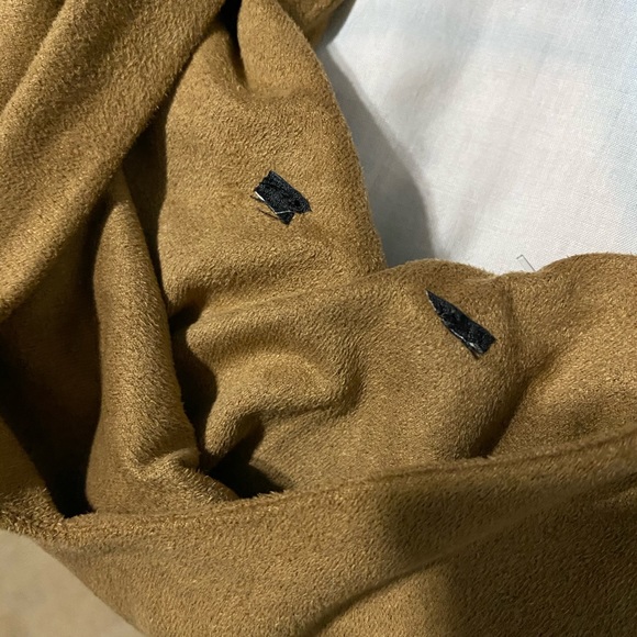 SOLD Aritzia Talula Velvet Cami - Picture 2 of 3